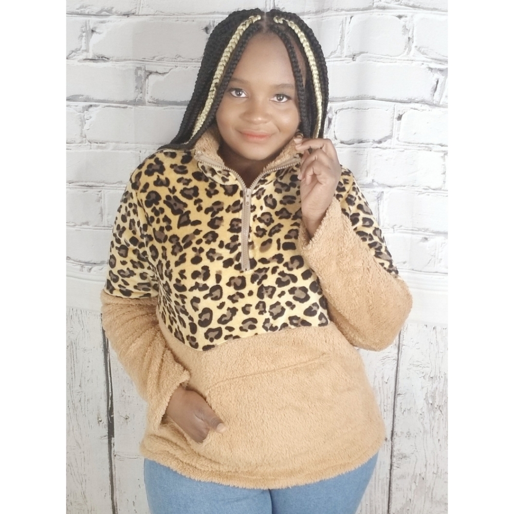 🆕️Leopard Plush Faux Fur Sweatshirt Tan